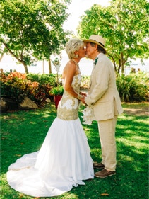 First Kiss - best wedding photographer Cairns